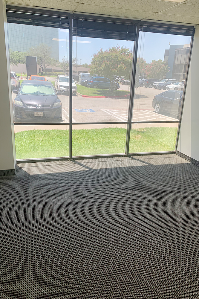 2735-2775 Villa Creek Dr - 90xA-152-sm