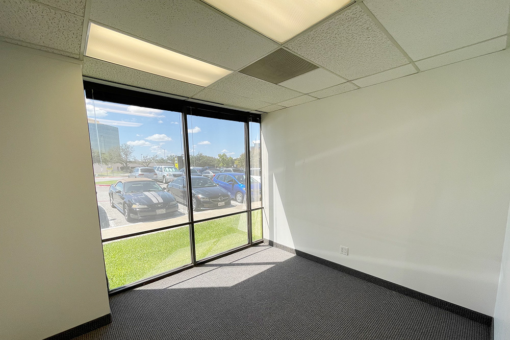 2735-2775 Villa Creek Dr - 90xA-171-sm