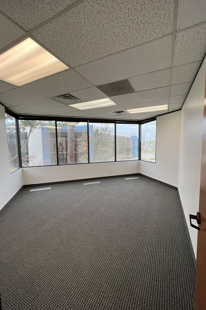 2735-2775 Villa Creek Dr - 90xA-240-sm