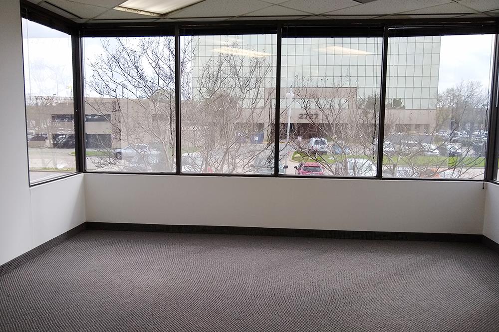 2735-2775 Villa Creek Dr - 90xA-262-sm