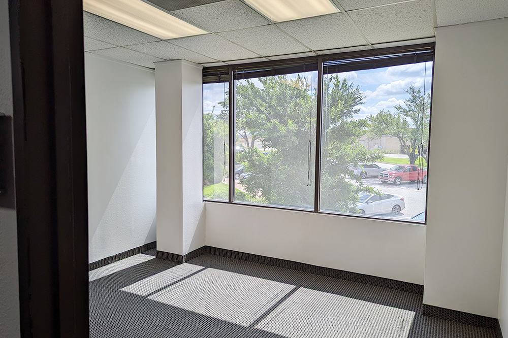 2735-2775 Villa Creek Dr - 90xA-263-sm