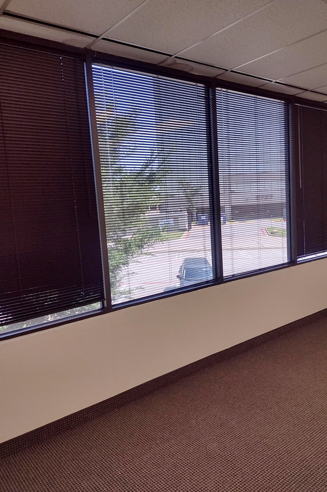 2735-2775 Villa Creek Dr - 90xA-264-sm