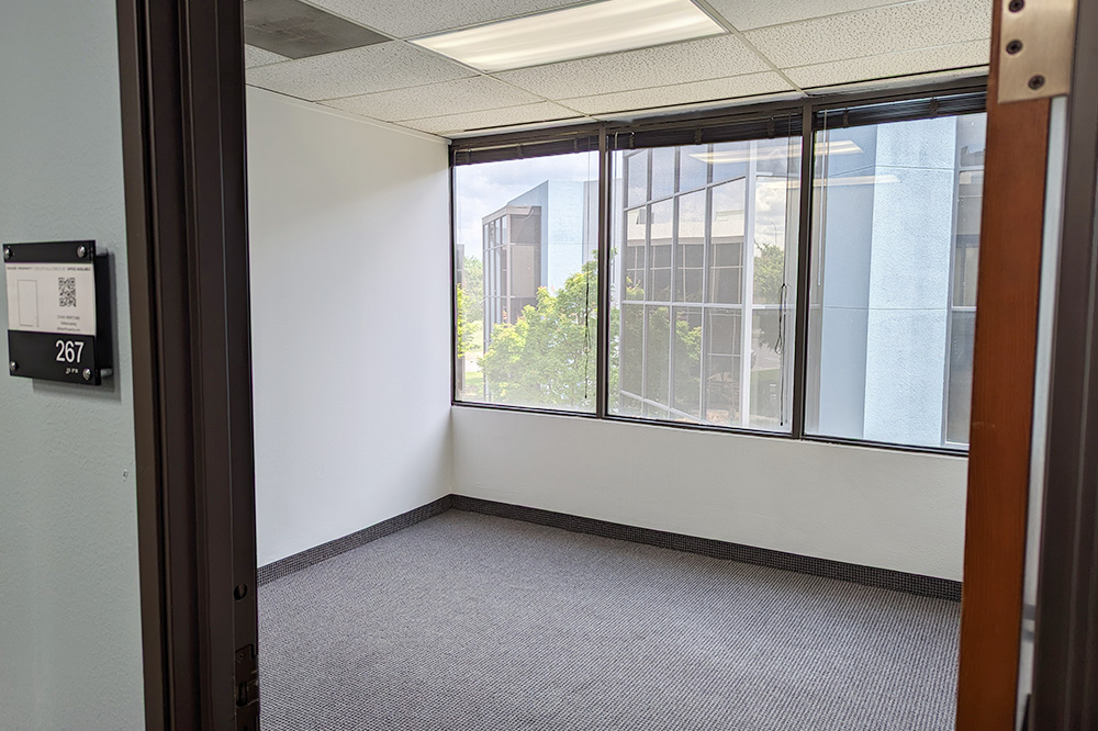 2735-2775 Villa Creek Dr - 90xA-267-sm