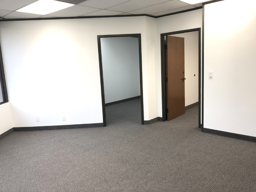 2735-2775 Villa Creek Dr - 90xA-278-sm