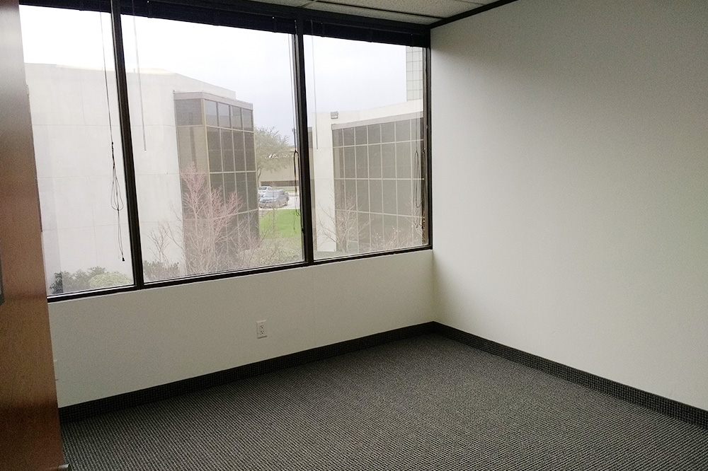 2735-2775 Villa Creek Dr - 90xA-283-sm