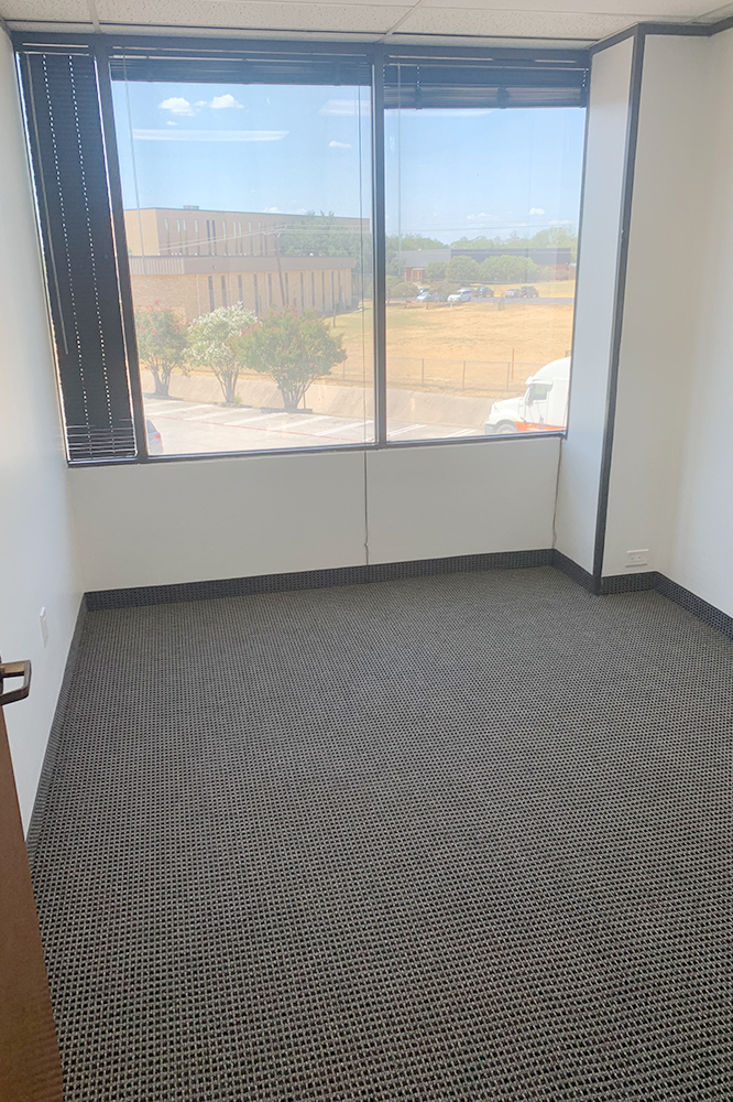 2735-2775 Villa Creek Dr - 90xA-290-sm