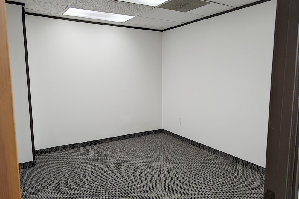 2735-2775 Villa Creek Dr - 90xA-295-sm