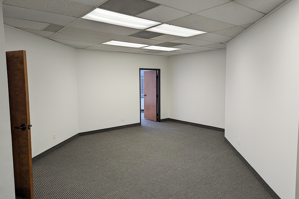 2735-2775 Villa Creek Dr - 90xB-270-sm