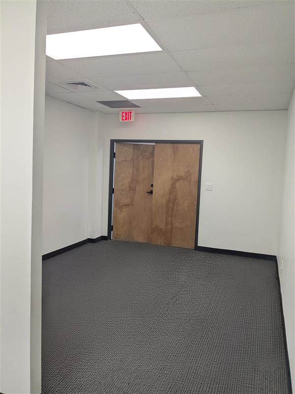 5005 W Royal Ln - 94x284-sm