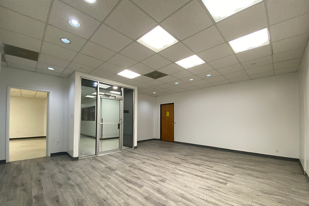 4200 South Fwy (Mall) - 98x1800-sm