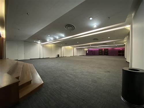 4200 South Fwy (Mall) - 98xTown Hall-sm