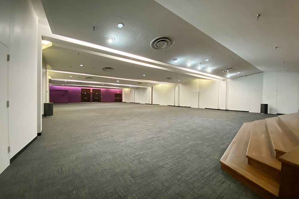 4200 South Fwy (Mall) - 98xTown Hall-sm