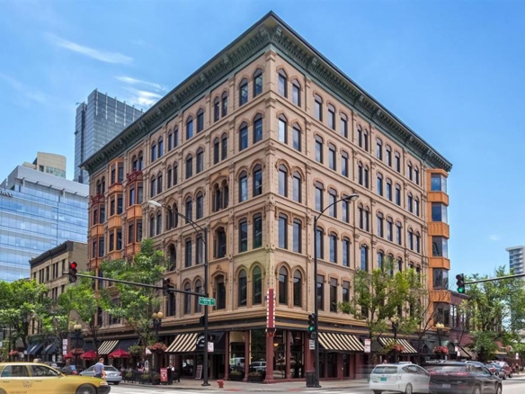 property with office space for rent at 101 W Grand Ave., Chicago, IL 60654, USA
