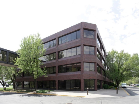 property with office space for rent at 700 E Butterfield Rd, Lombard, IL 60148, USA