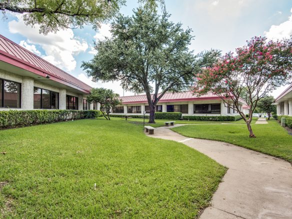 property with office space for rent at 9550 Forest Ln, Dallas, TX 75243, USA