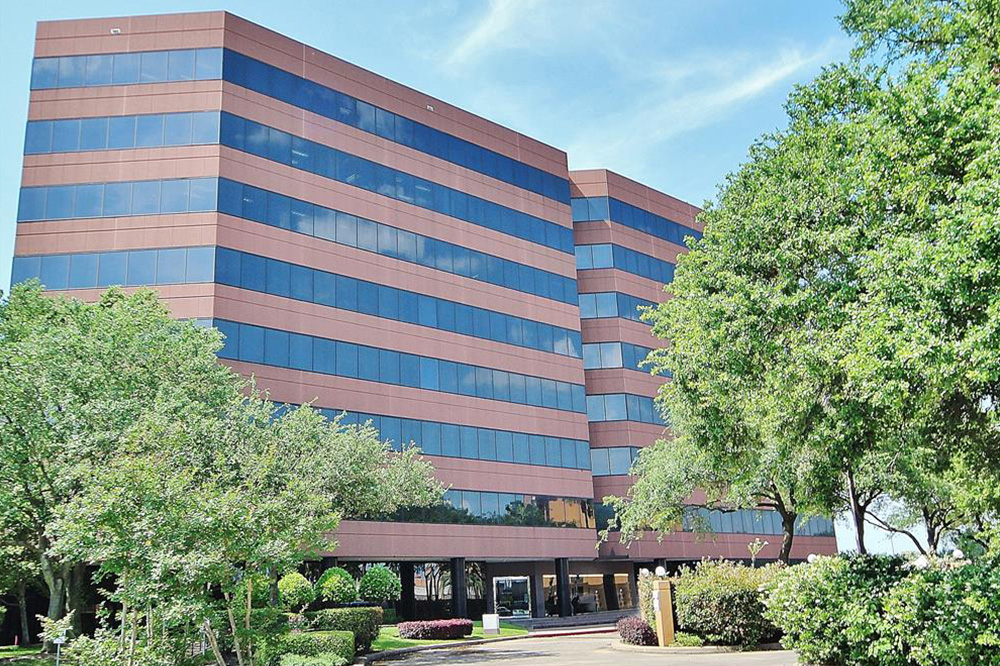 property with office space for rent at 6671 Southwest Freeway, Houston, TX 77074, USA