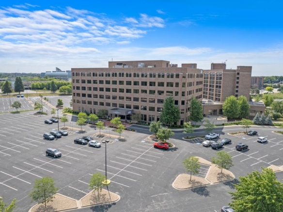 property with office space for rent at 3030 Warrenville Road, Lisle, IL 60532, USA