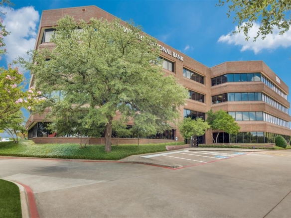 property with office space for rent at 1801 N Hampton Road, DeSoto, TX 75115, USA