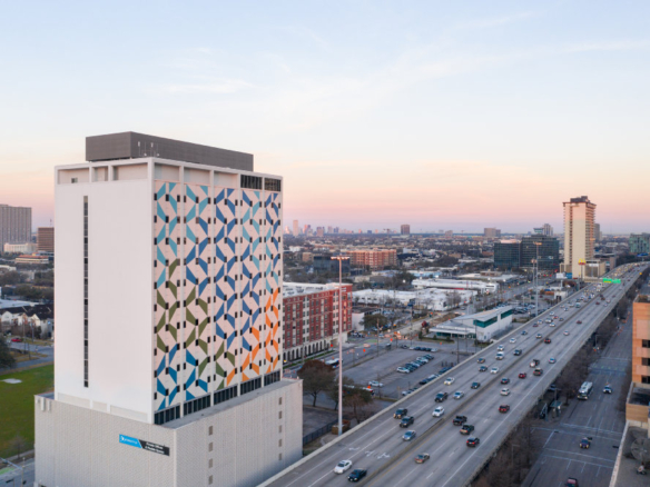 property with office space for rent at 2000 Crawford, Houston, TX 77002, USA