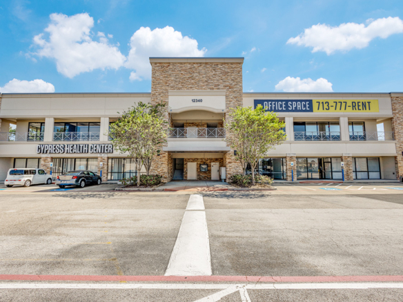 property with office space for rent at 12340 Jones Rd, Houston, TX 77070, USA