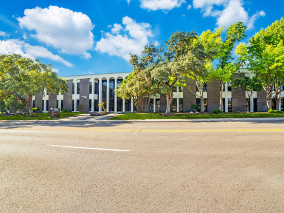 property with office space for rent at 4414 Centerview, San Antonio, TX 78228, USA