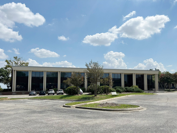 property with office space for rent at 4241 E Piedras Dr, San Antonio, TX 78228, USA