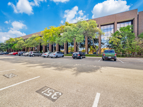 property with office space for rent at 4440 S Piedras, San Antonio, TX 78228, USA