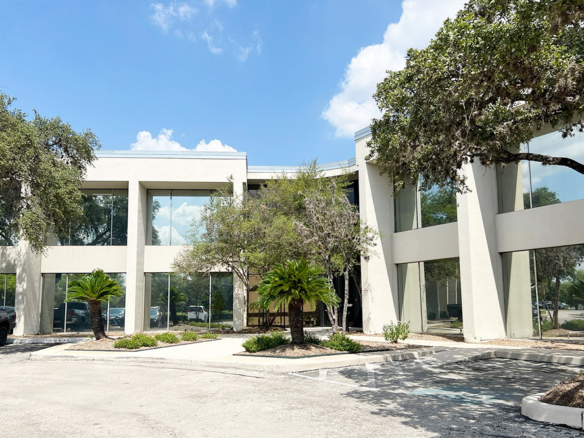 property with office space for rent at 4241 Woodcock Dr, San Antonio, TX 78228, USA