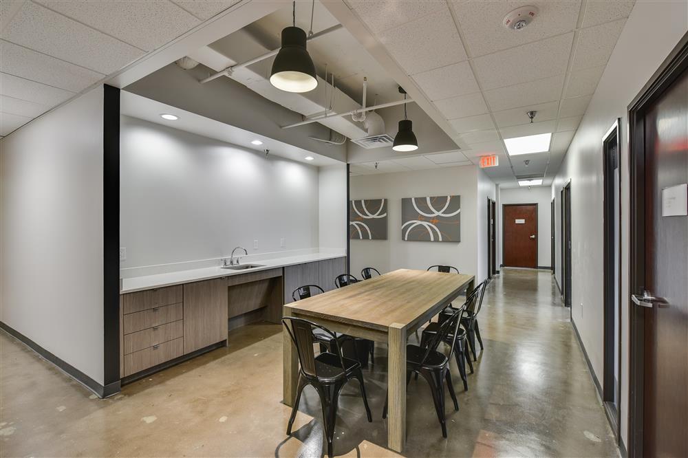 property with office space for rent at 2300 Valley View Ln, Irving, TX 75062, USA
