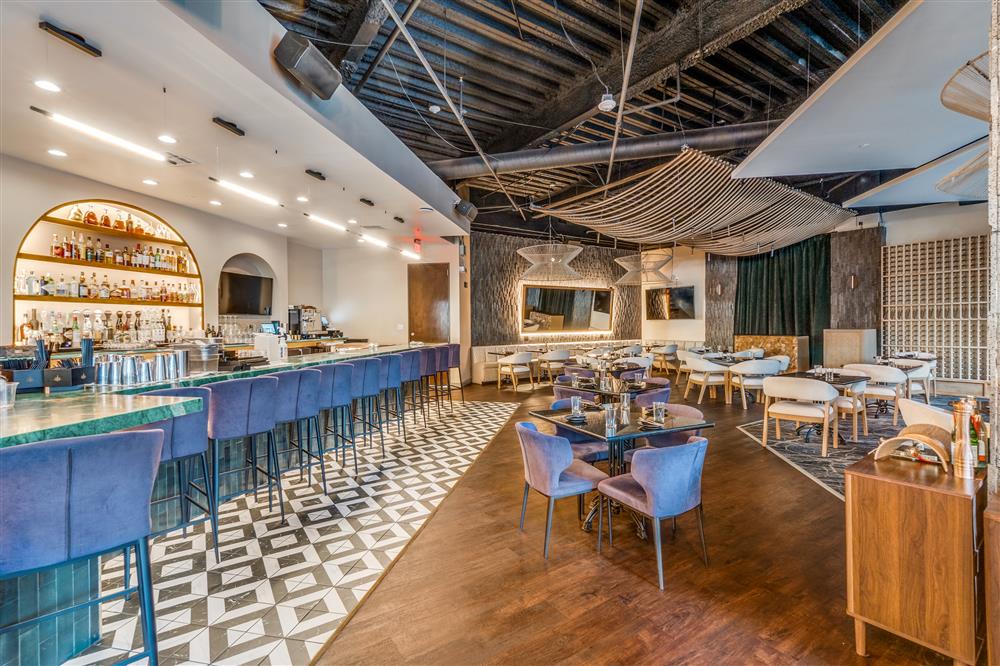 property with office space for rent at 1910 Pacific Ave, Dallas, TX 75201, USA