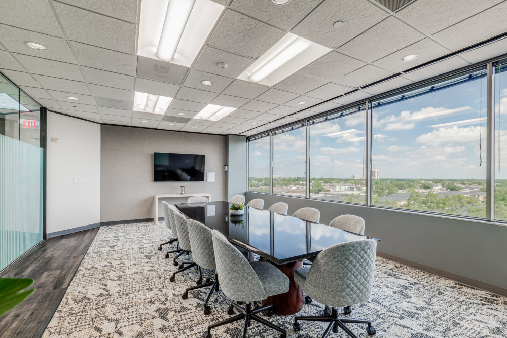 property with office space for rent at 2401 Fountain View Dr, Houston, TX 77057, USA