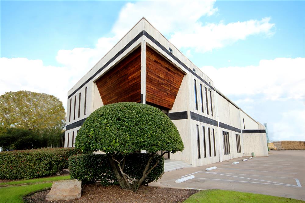 property with office space for rent at 2800 Antoine Drive, Houston, TX 77092, USA